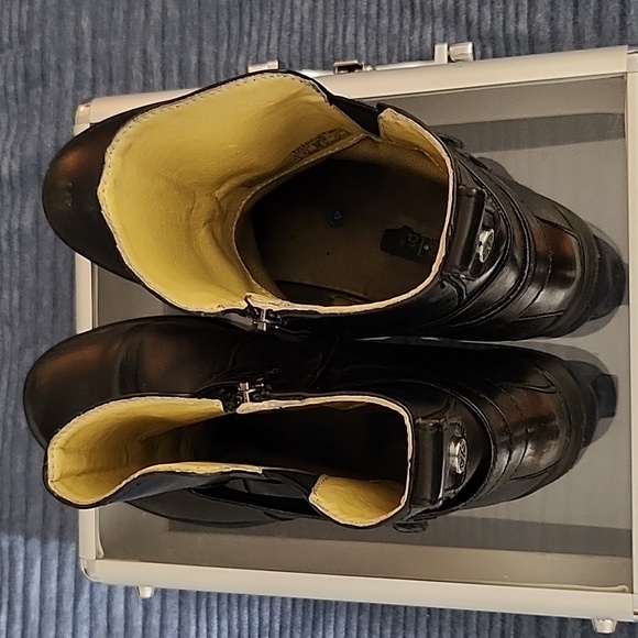 Bussella Leather Ankle Boots - Picture 2 of 10